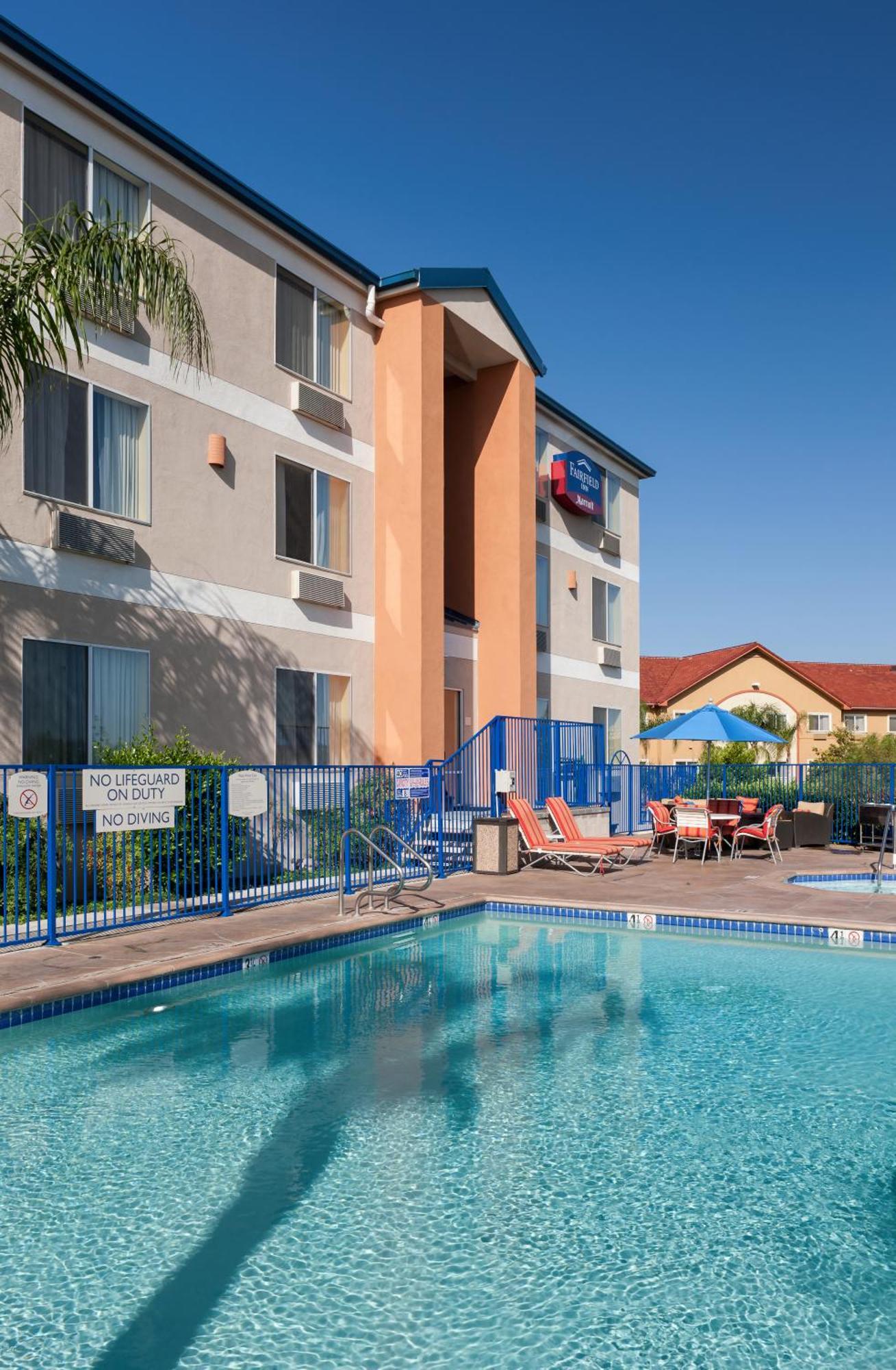 Fairfield Inn By Marriott Santa Clarita Valencia Exterior photo